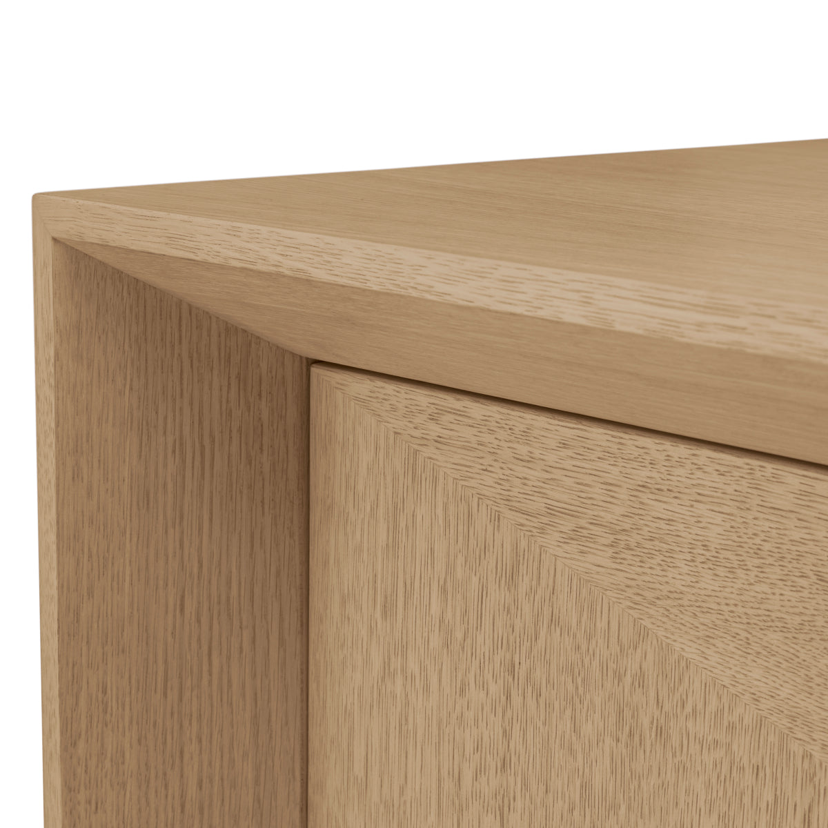 Dresser Sonesta