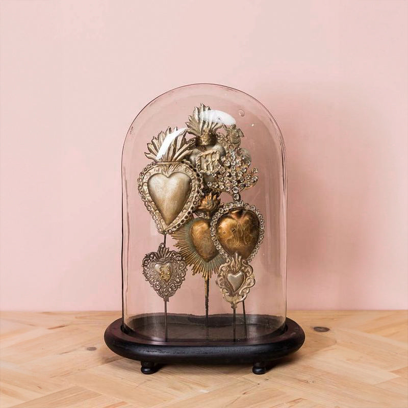 Glass oval dome with ex-voto hearts