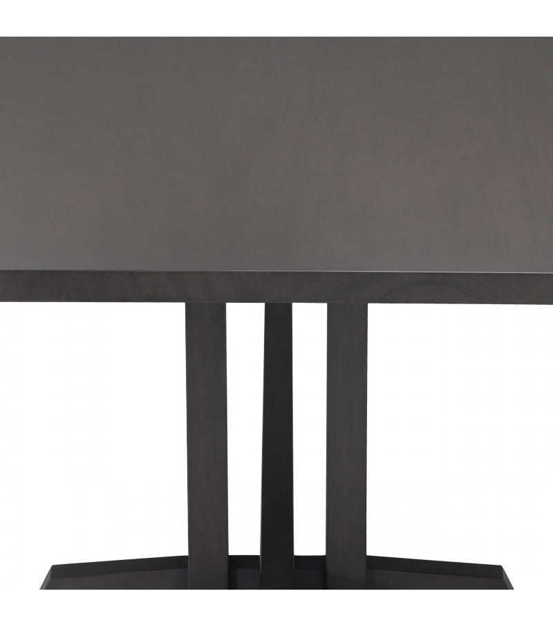 Dining Table Eero